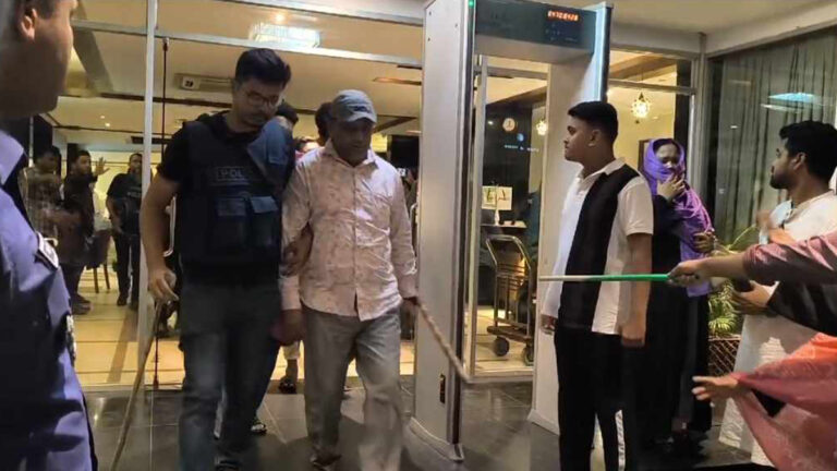 কক্সবাজারে গোপন মতবিনিময় সভা থেকে ১৯ ইউপি সদস্য আটক